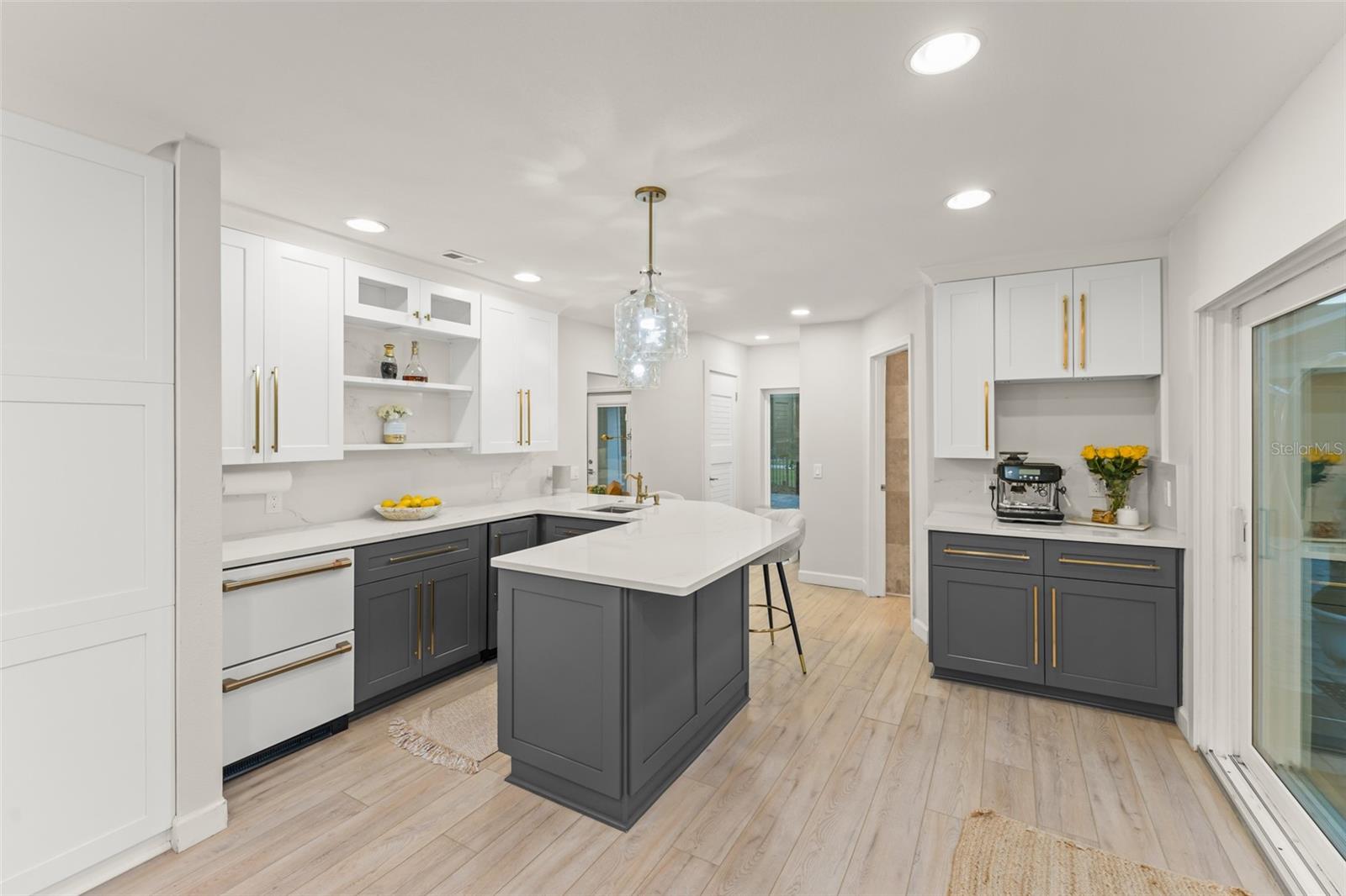 O6376859 Property Photo