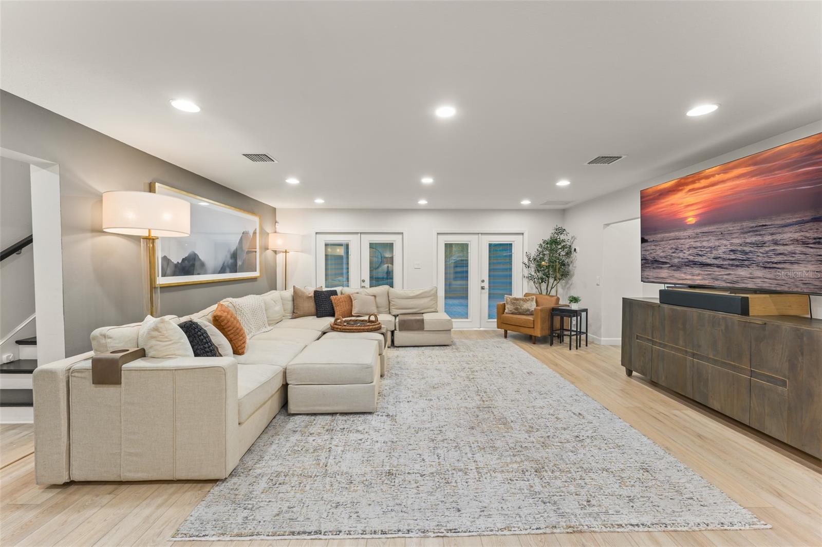 O6376859 Property Photo