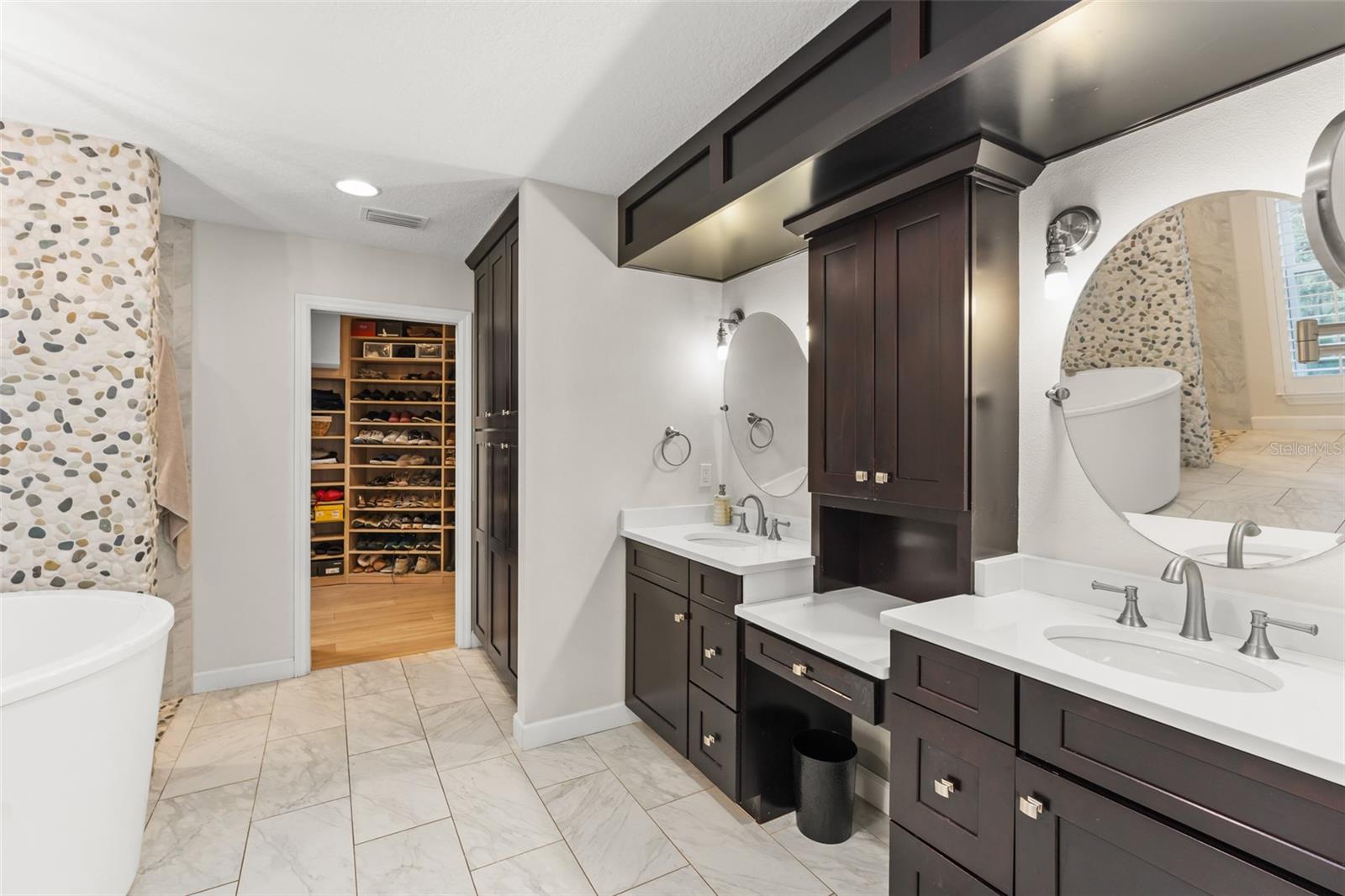 O6376859 Property Photo