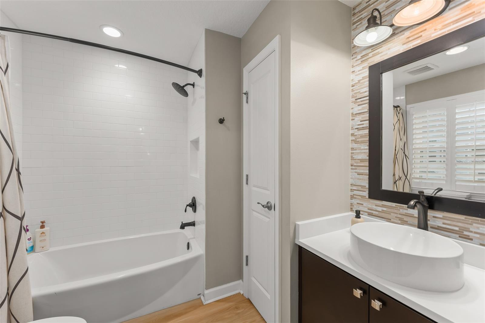 O6376859 Property Photo