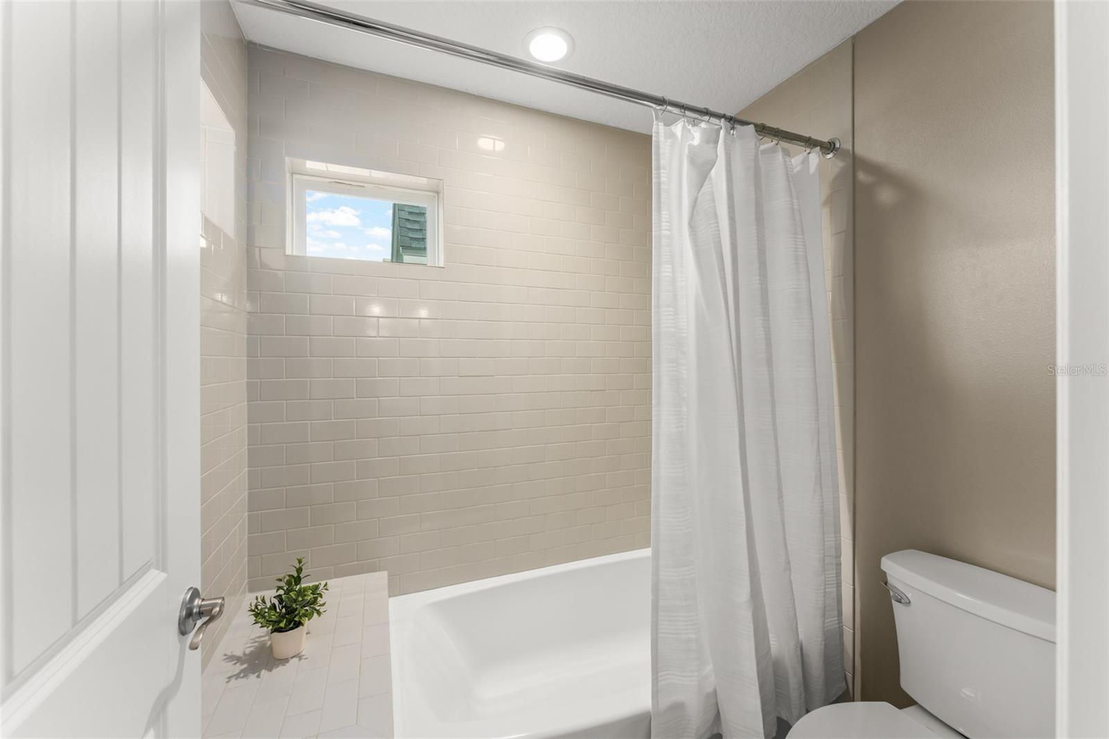 O6376859 Property Photo