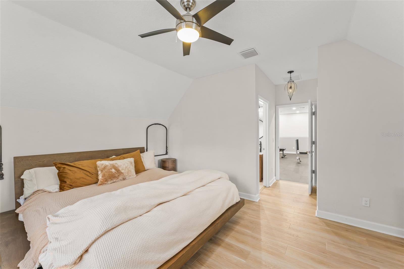 O6376859 Property Photo