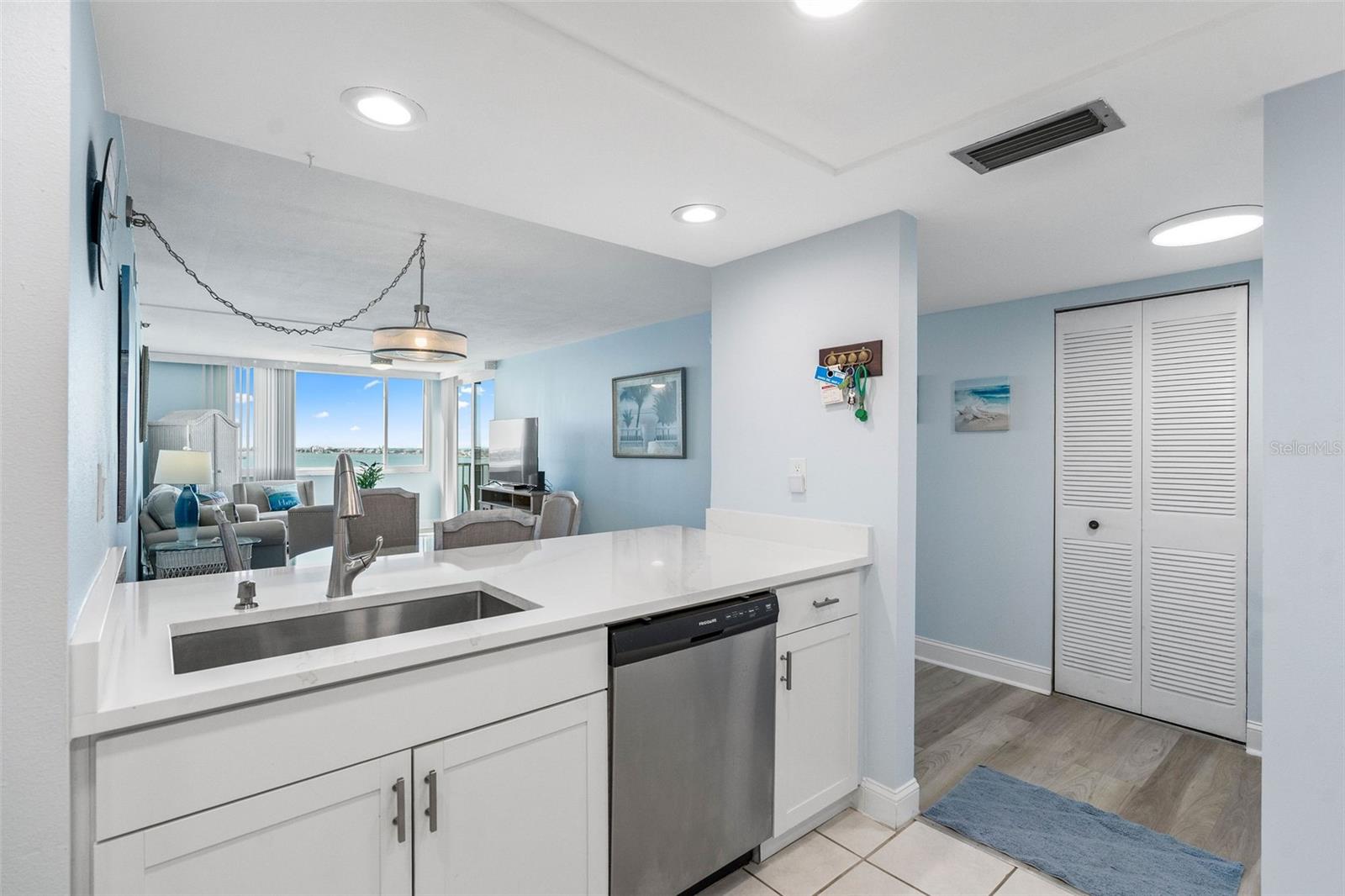 6287 BAHIA DEL MAR CIR #801, ST PETERSBURG, FL, 33715