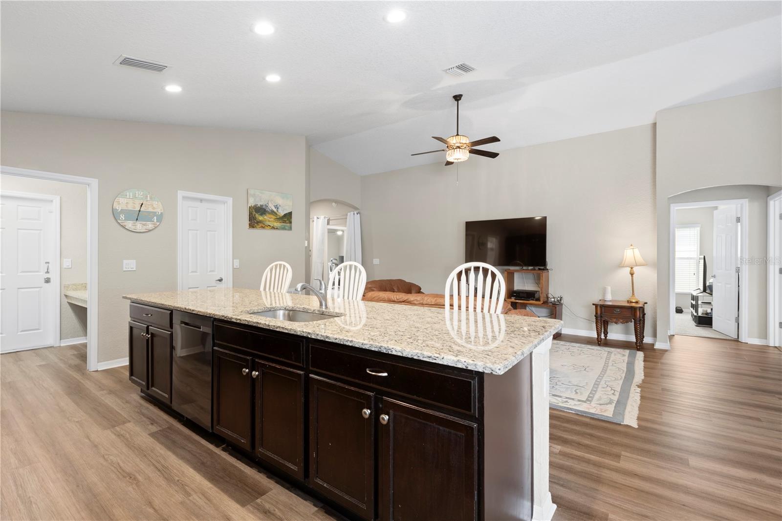 719 VINEYARD RESERVE CT, SEFFNER, FL, 33584