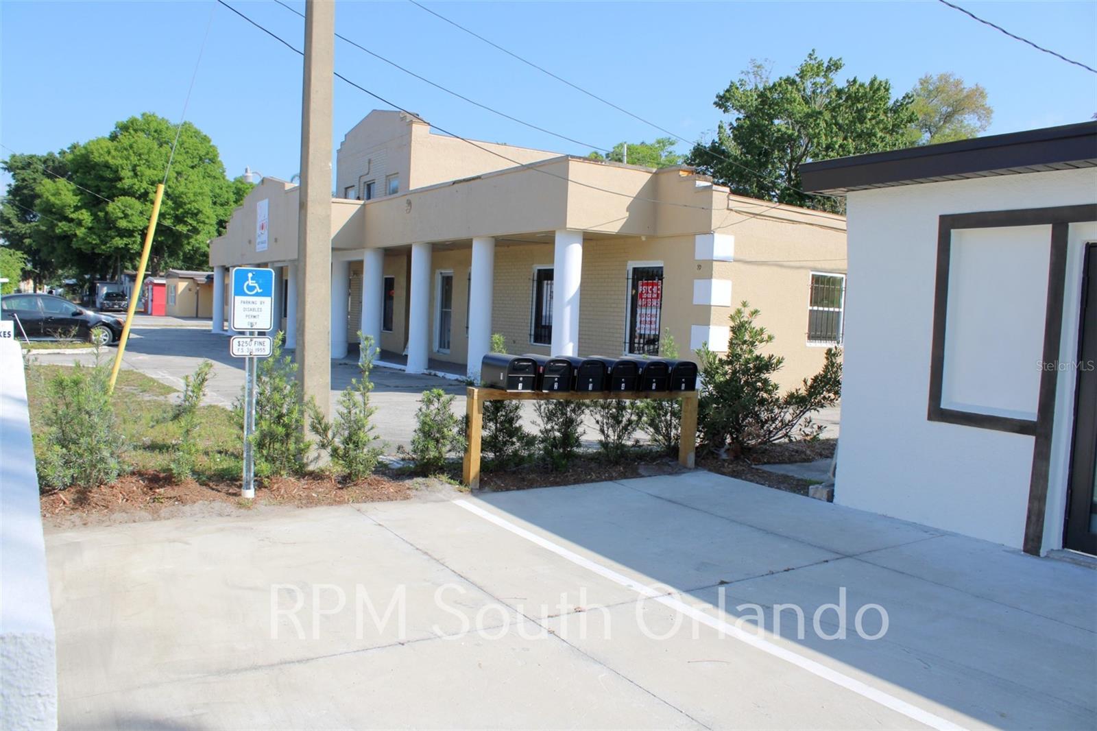 1245 N PINE HILLS RD, ORLANDO, FL, 32808
