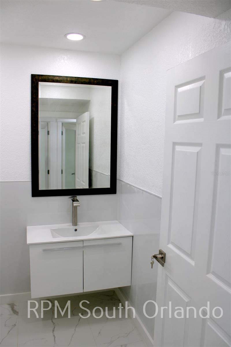 1245 N PINE HILLS RD, ORLANDO, FL, 32808