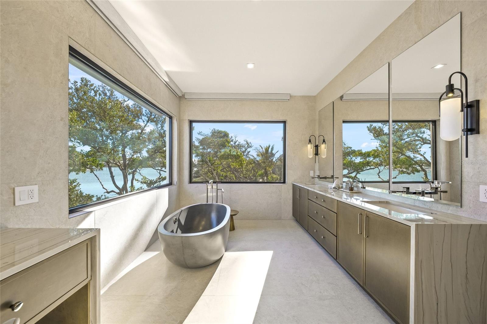 A4679859 Property Photo