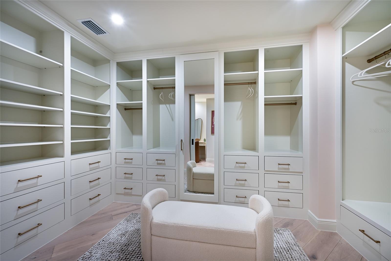 A4679860 Property Photo