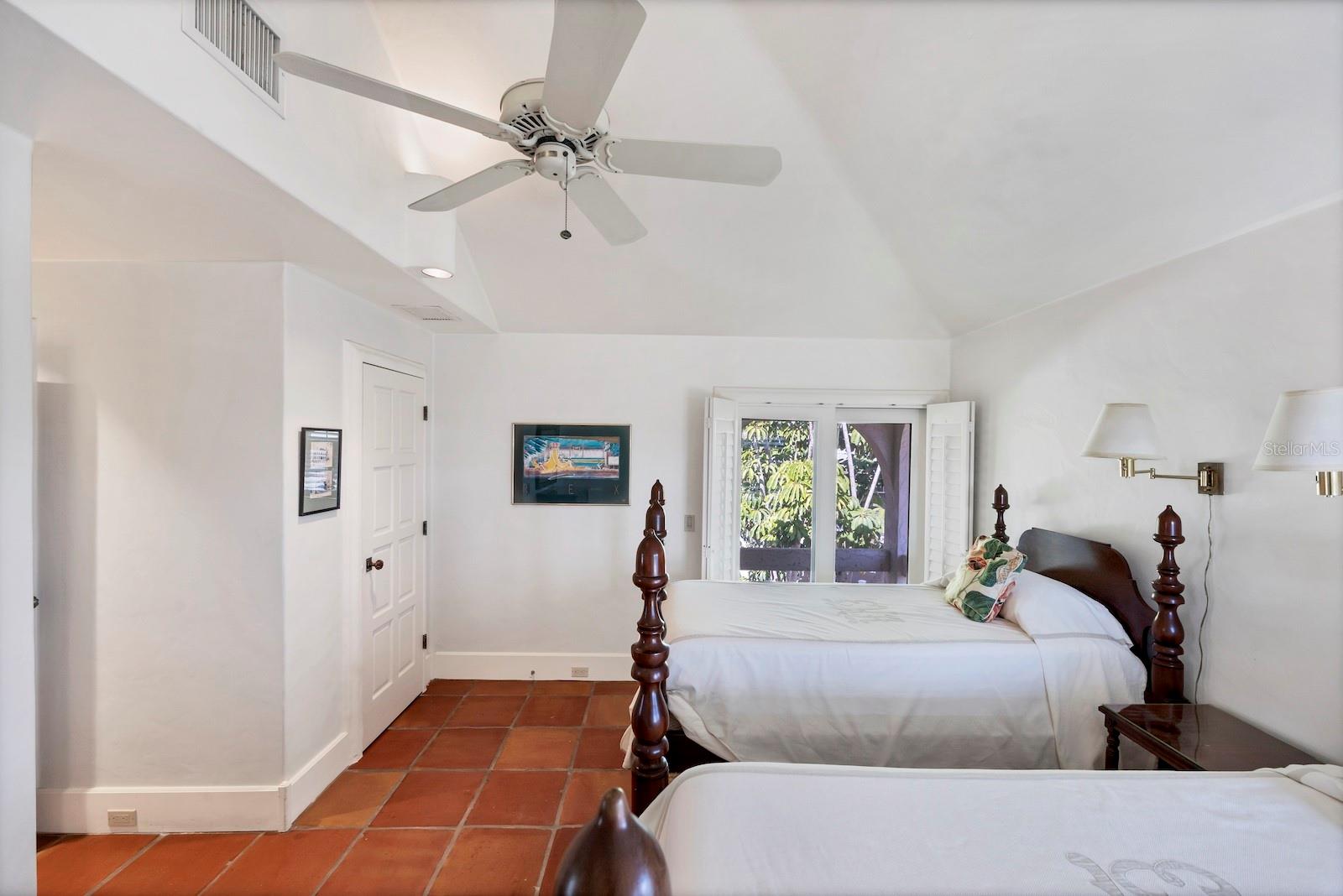 D6145817 Property Photo