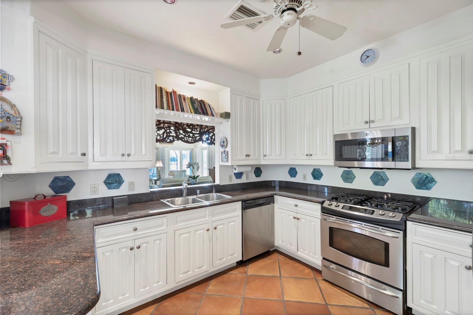 D6145817 Property Photo