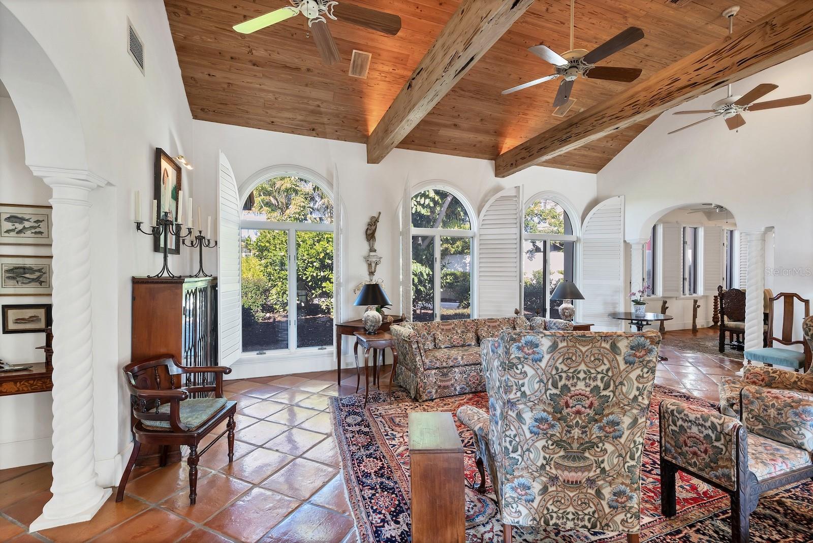 D6145817 Property Photo