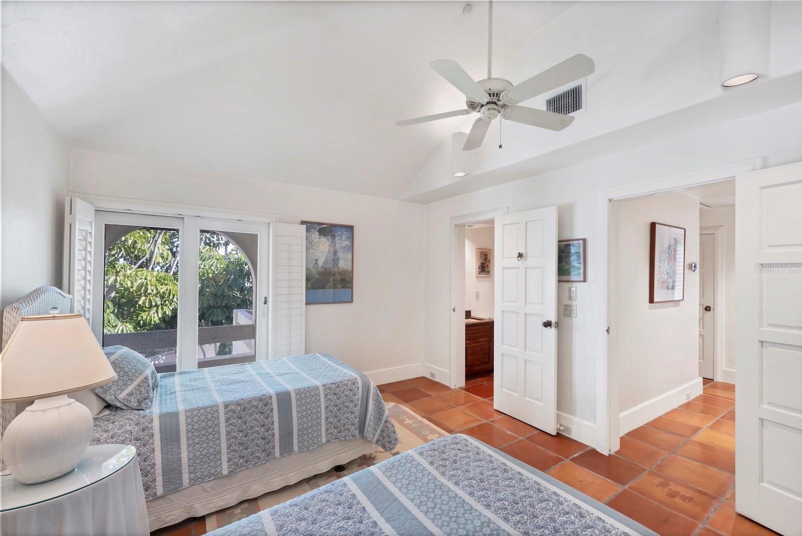 D6145817 Property Photo