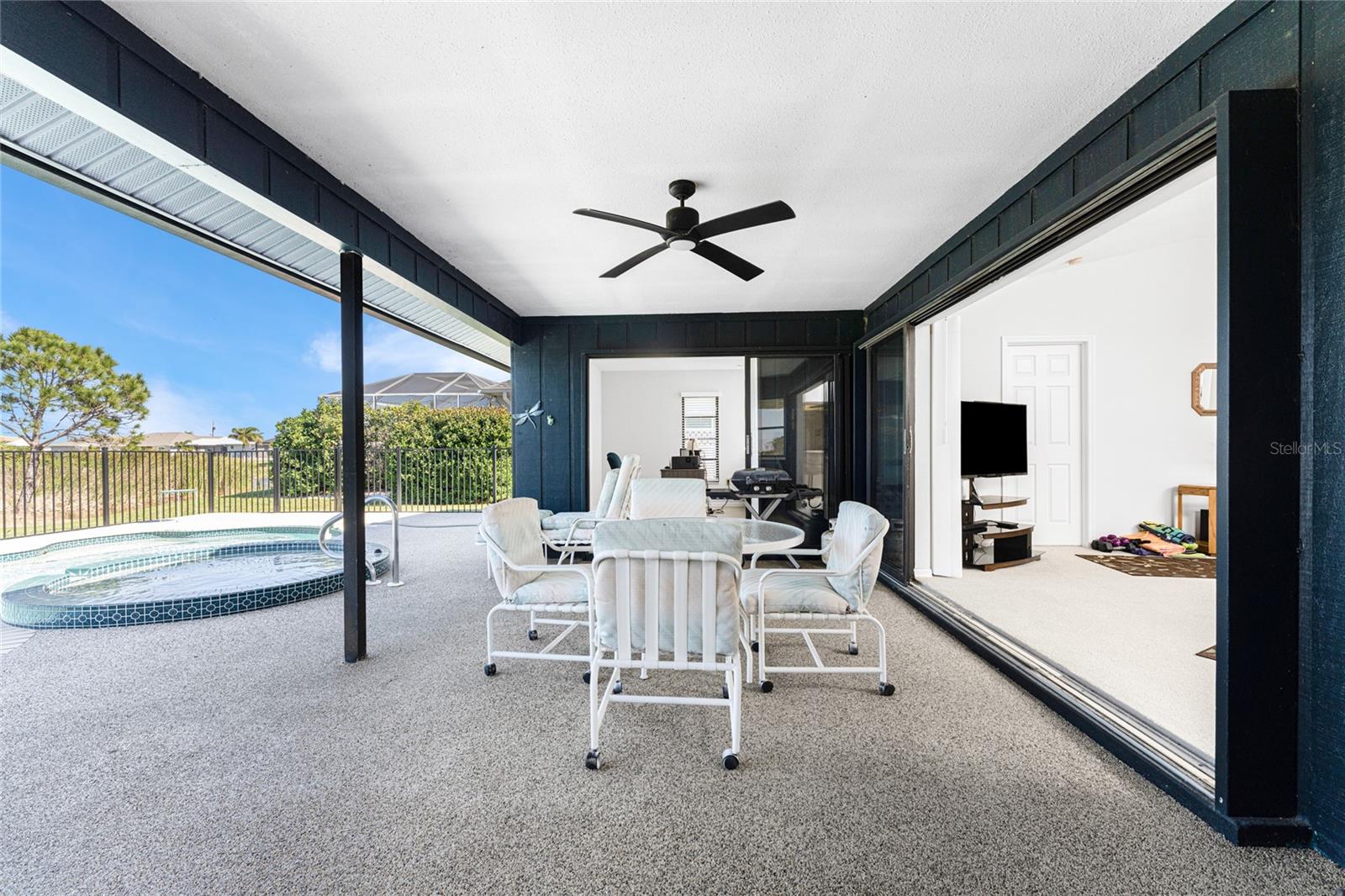 10 BUNKER RD, ROTONDA WEST, FL, 33947