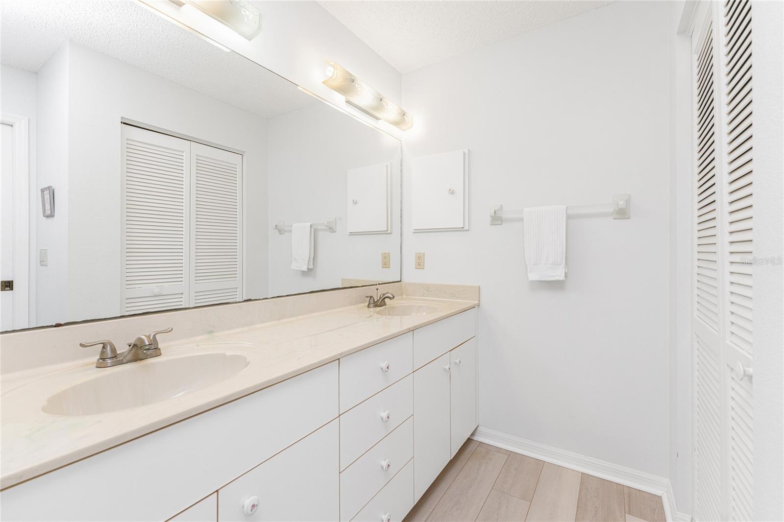 10 BUNKER RD, ROTONDA WEST, FL, 33947