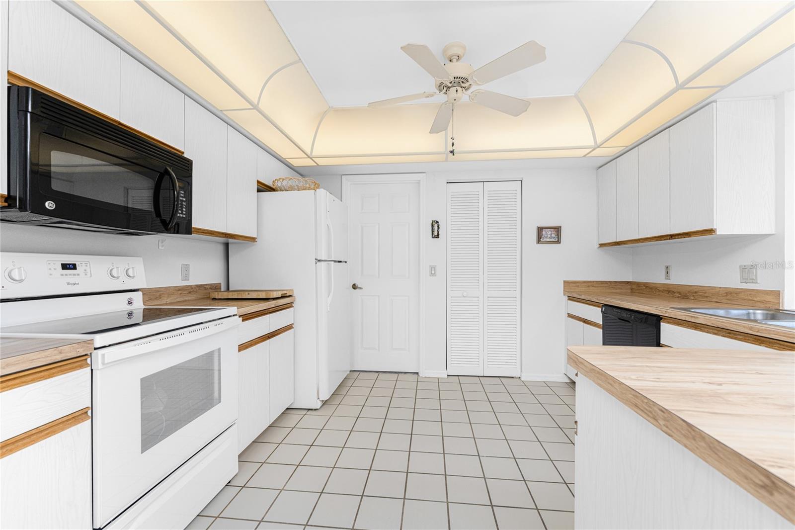 10 BUNKER RD, ROTONDA WEST, FL, 33947