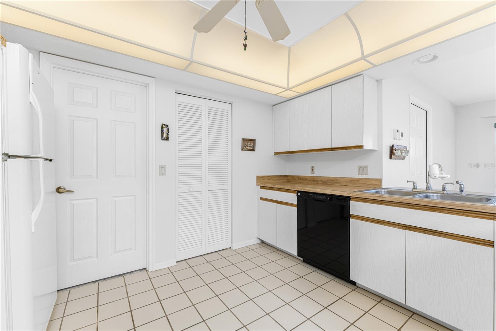 10 BUNKER RD, ROTONDA WEST, FL, 33947