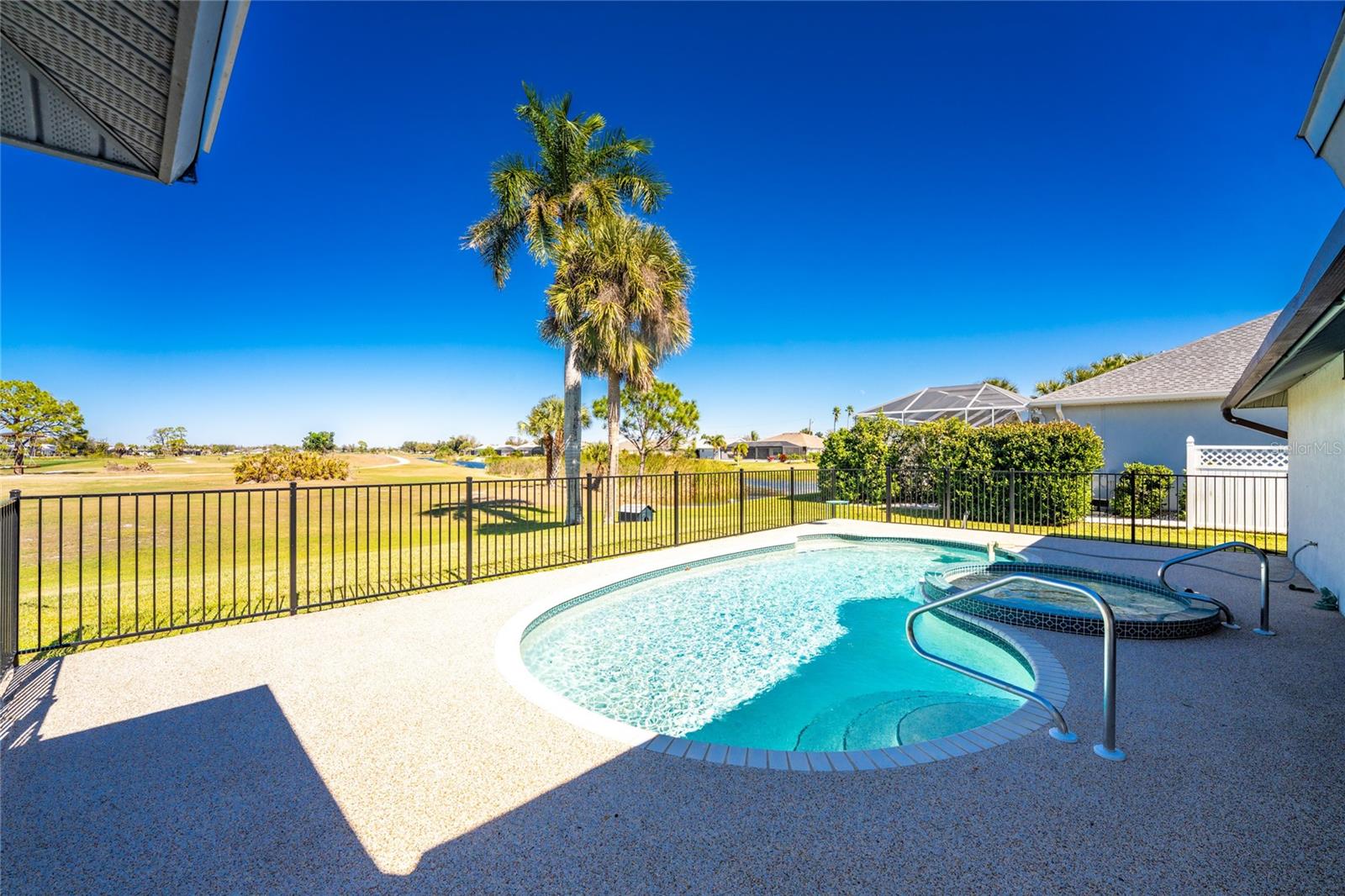 10 BUNKER RD, ROTONDA WEST, FL, 33947