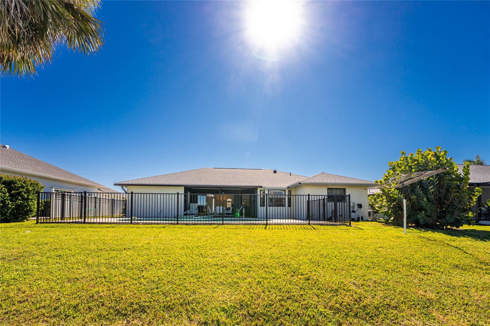 10 BUNKER RD, ROTONDA WEST, FL, 33947