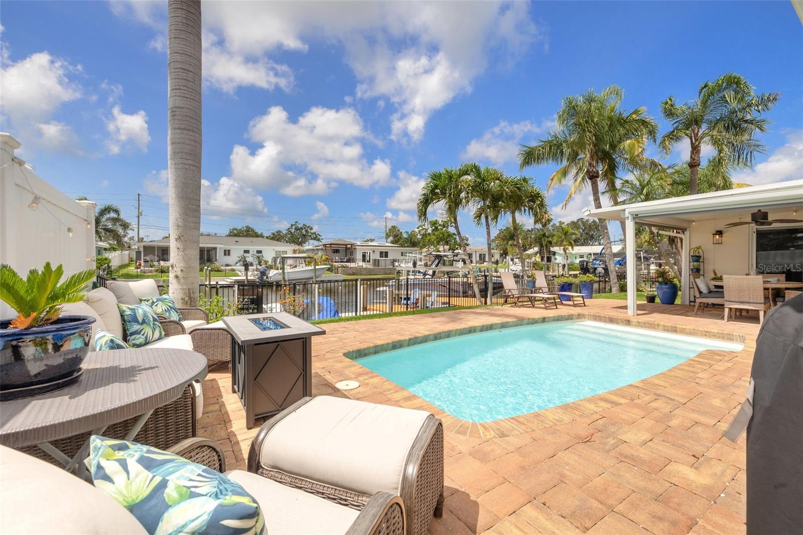 1424 47TH AVE NE, ST PETERSBURG, FL, 33703