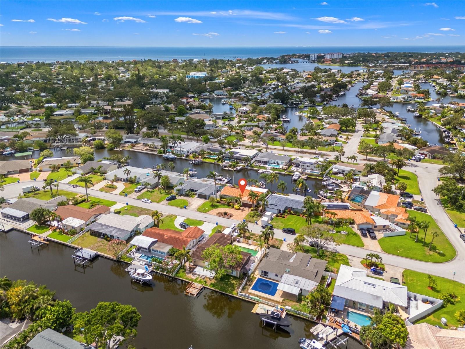 1424 47TH AVE NE, ST PETERSBURG, FL, 33703