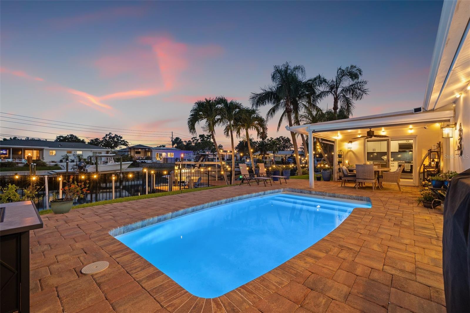 1424 47TH AVE NE, ST PETERSBURG, FL, 33703