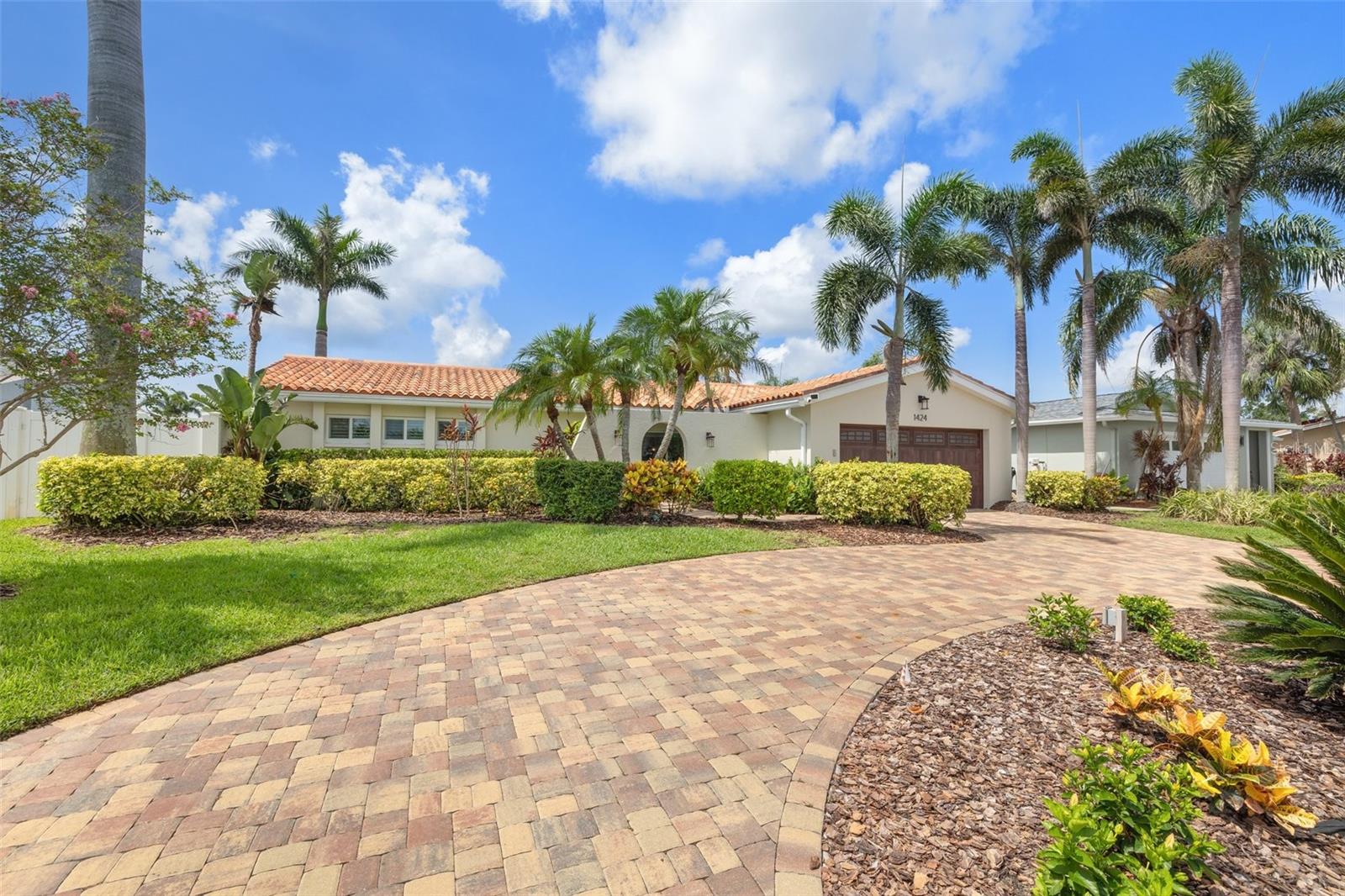 1424 47TH AVE NE, ST PETERSBURG, FL, 33703