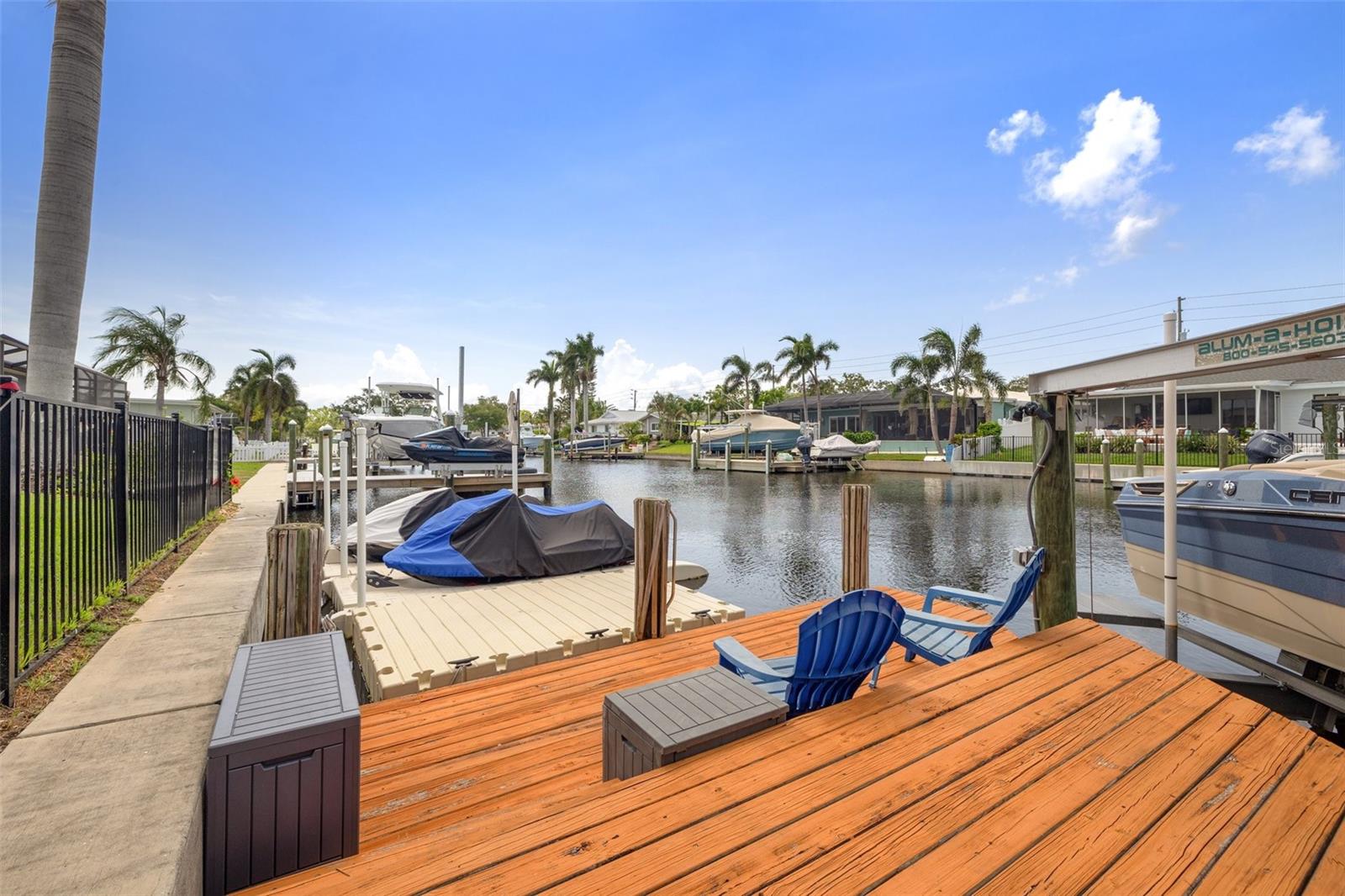 1424 47TH AVE NE, ST PETERSBURG, FL, 33703