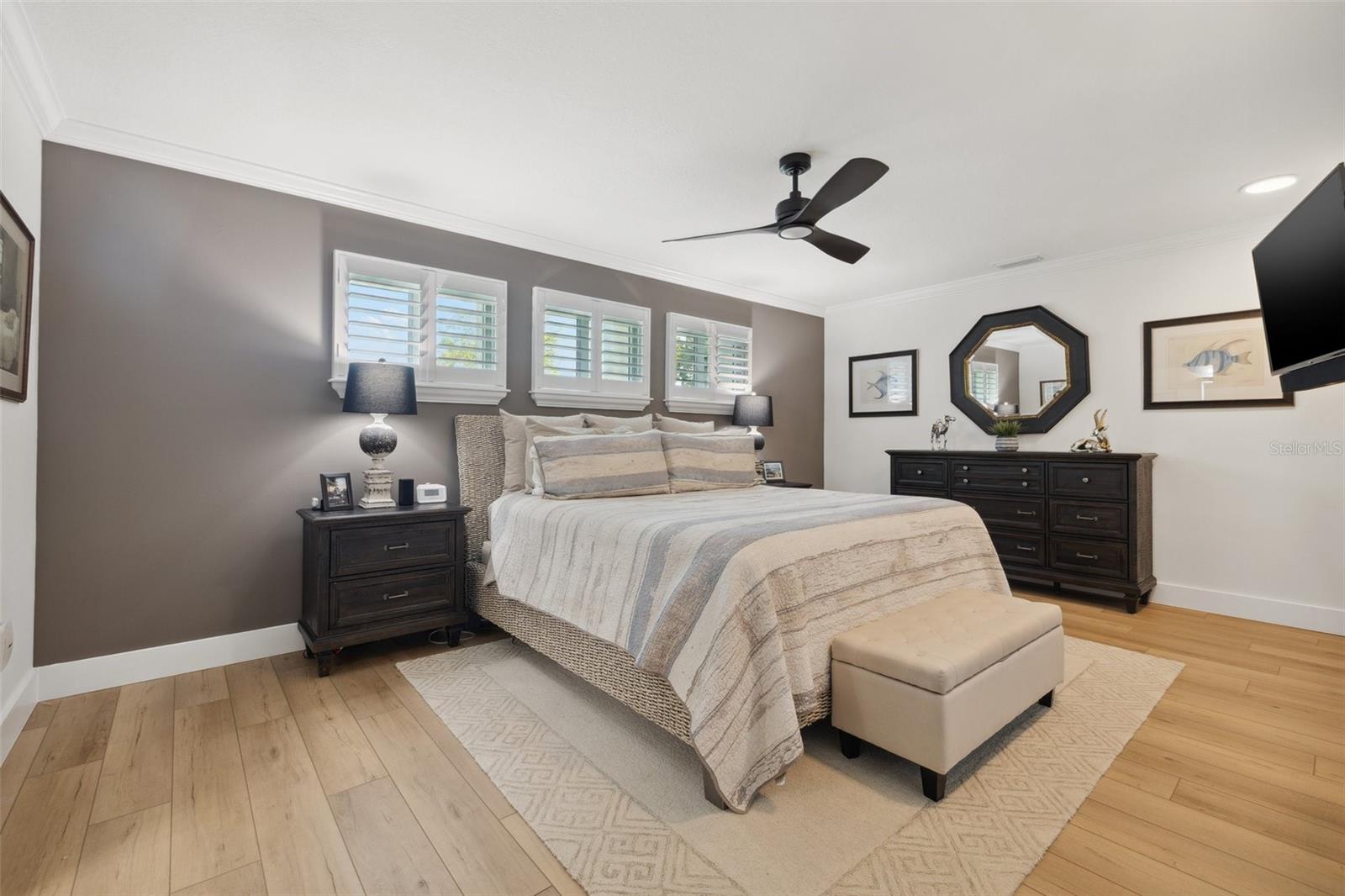 1424 47TH AVE NE, ST PETERSBURG, FL, 33703