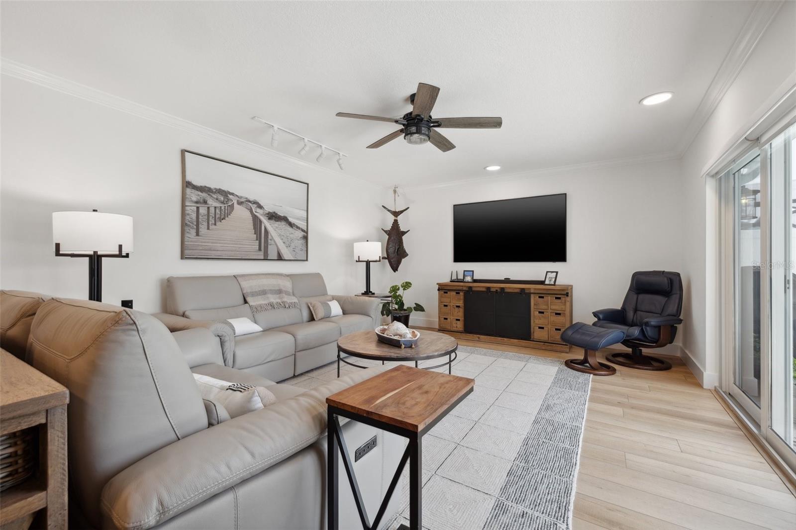 1424 47TH AVE NE, ST PETERSBURG, FL, 33703