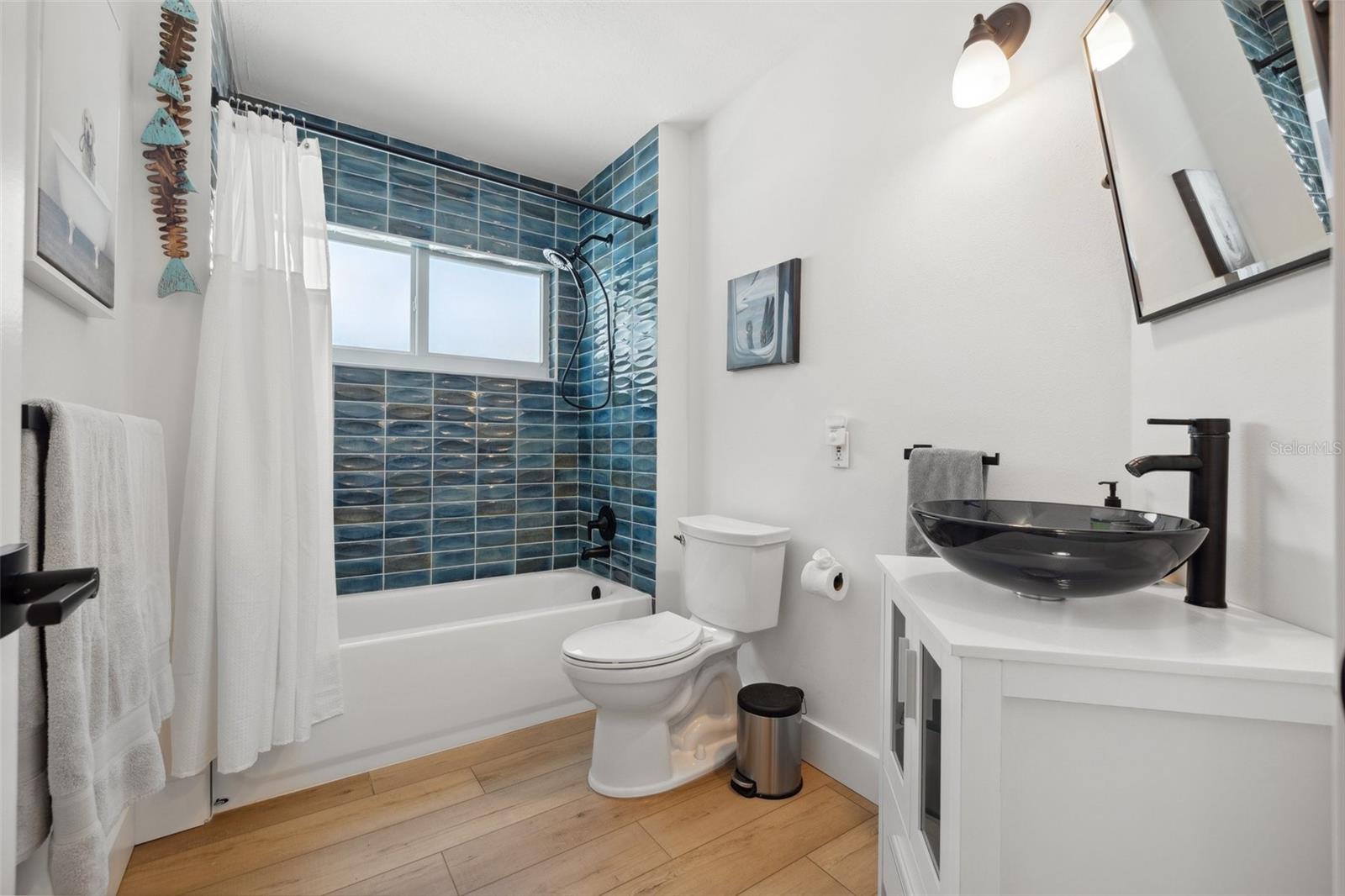 1424 47TH AVE NE, ST PETERSBURG, FL, 33703