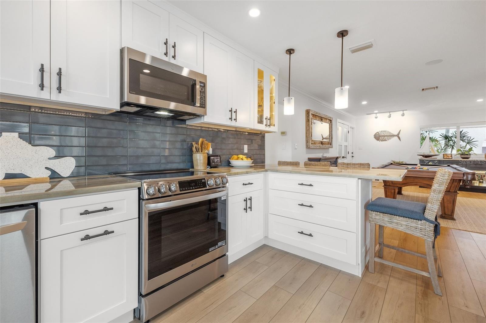 1424 47TH AVE NE, ST PETERSBURG, FL, 33703