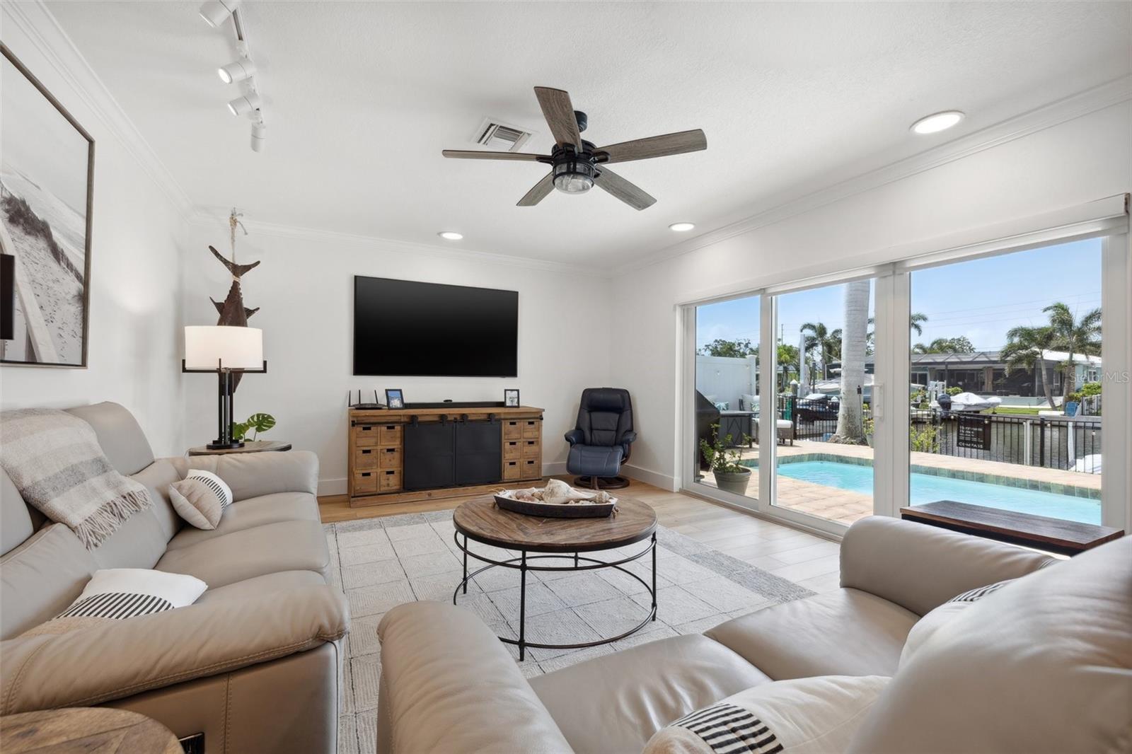 1424 47TH AVE NE, ST PETERSBURG, FL, 33703