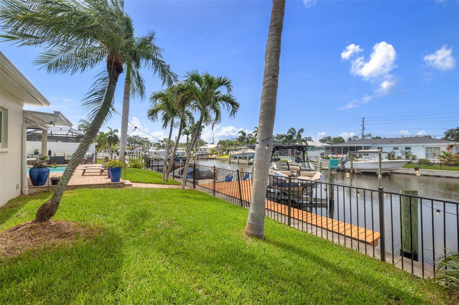 1424 47TH AVE NE, ST PETERSBURG, FL, 33703