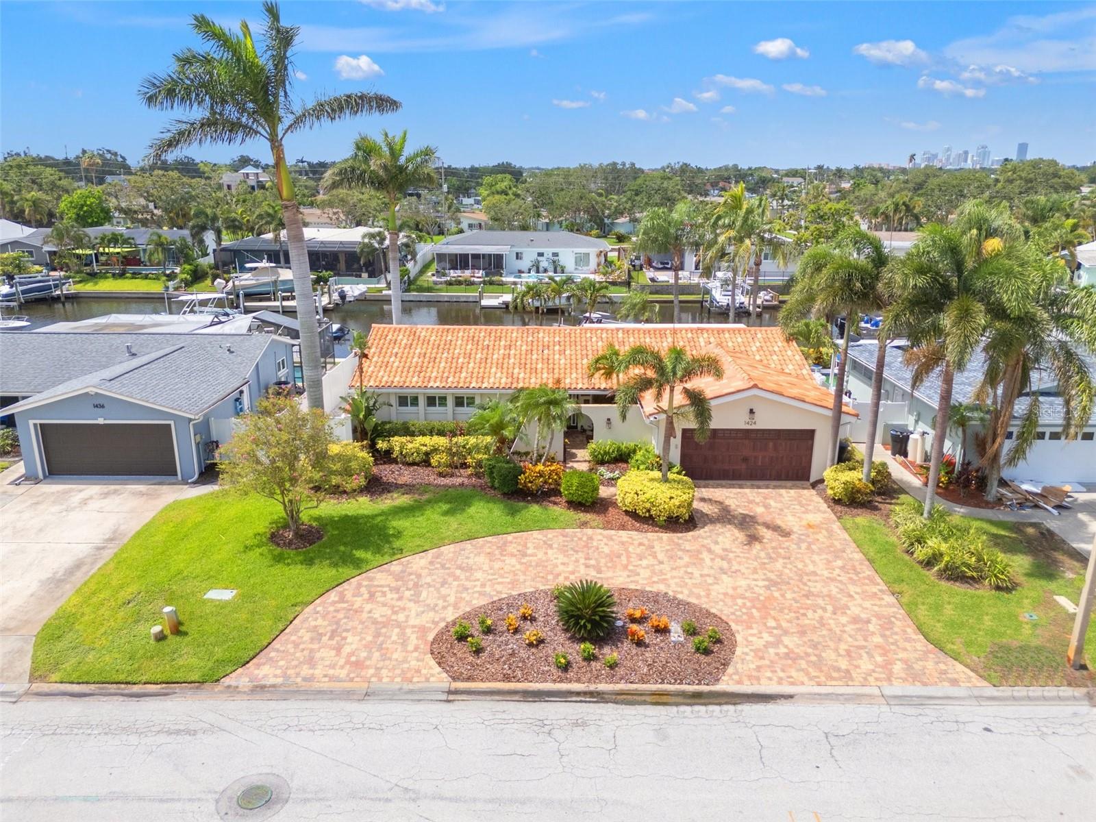 1424 47TH AVE NE, ST PETERSBURG, FL, 33703