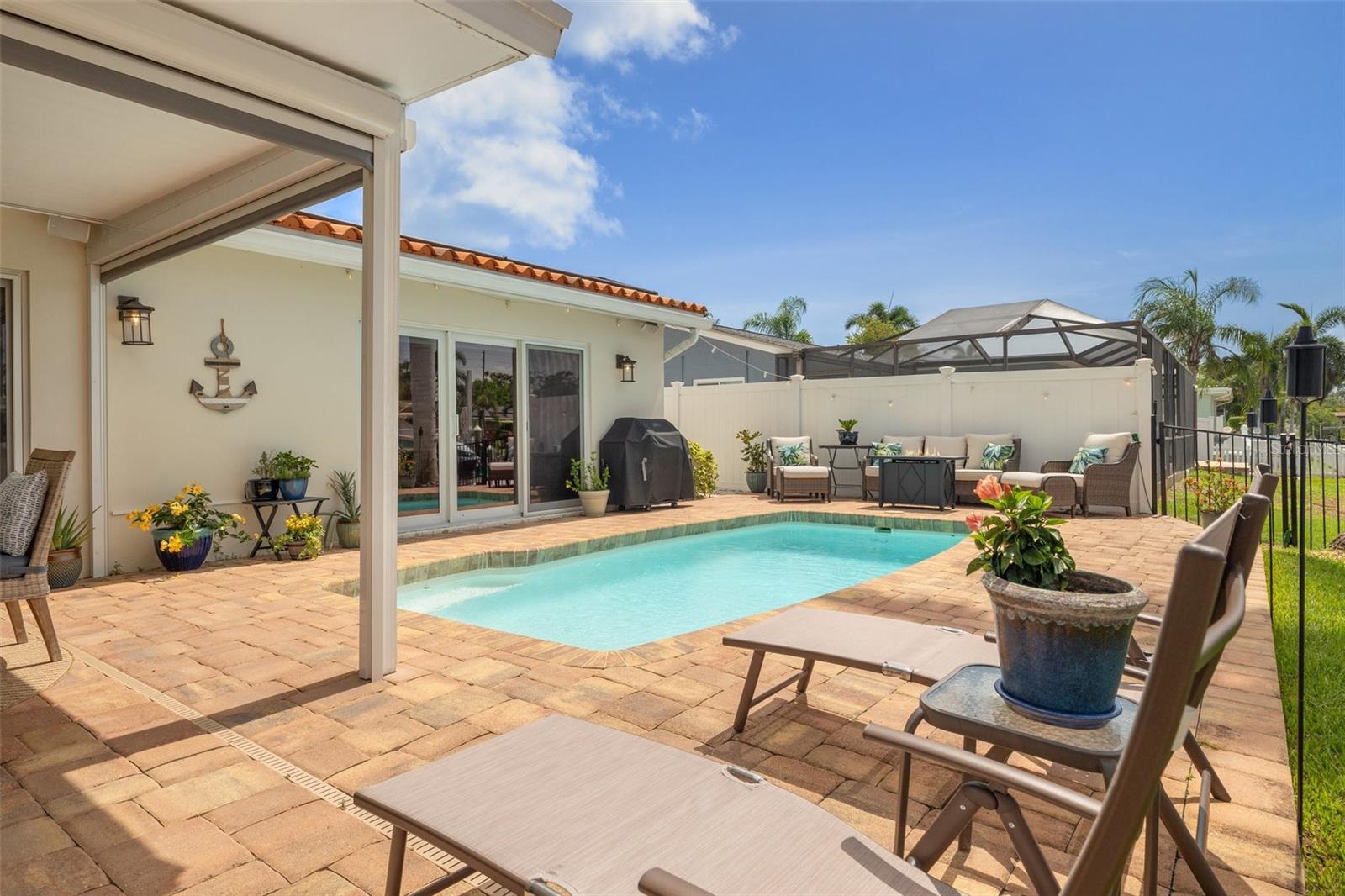 1424 47TH AVE NE, ST PETERSBURG, FL, 33703