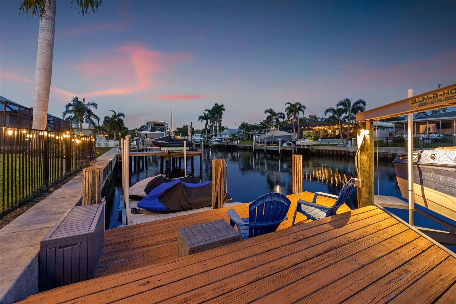 1424 47TH AVE NE, ST PETERSBURG, FL, 33703