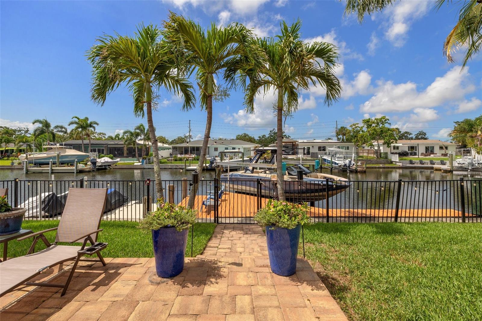 1424 47TH AVE NE, ST PETERSBURG, FL, 33703