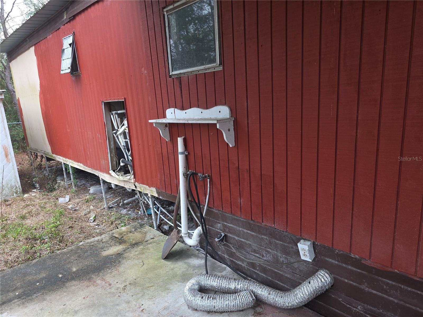 V4946973 Property Photo