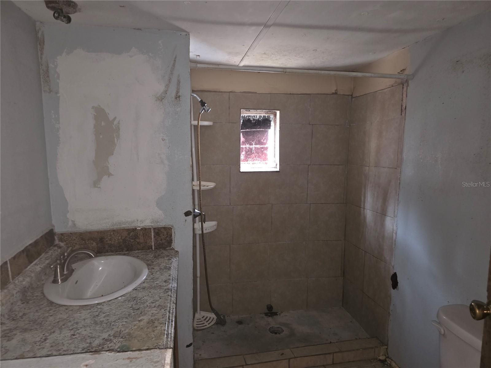 V4946973 Property Photo