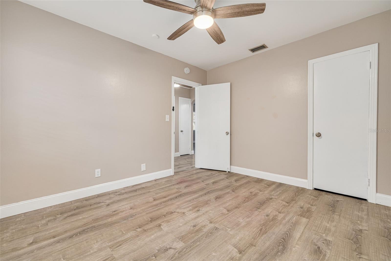 TB8468931 Property Photo