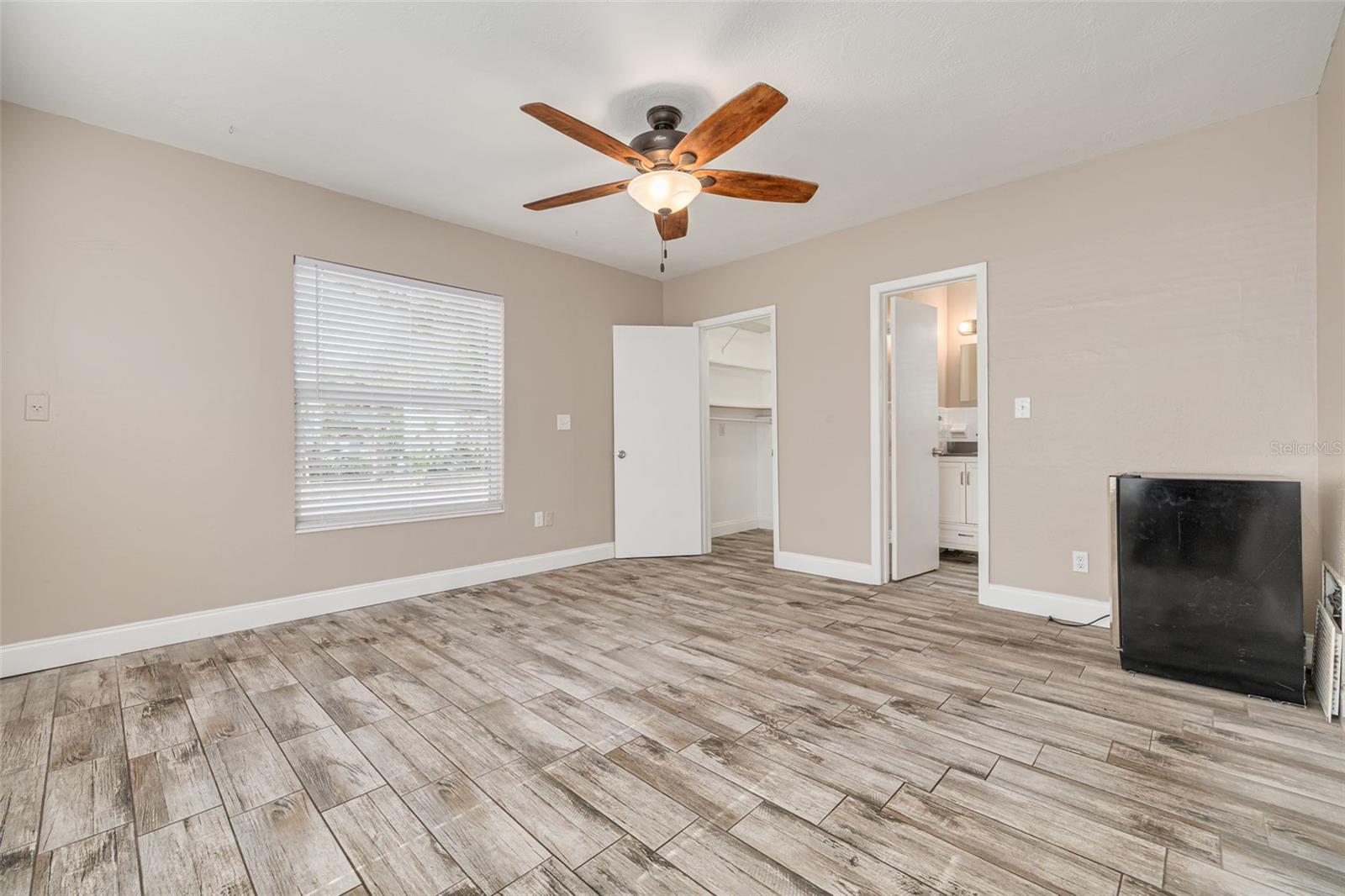 TB8468931 Property Photo