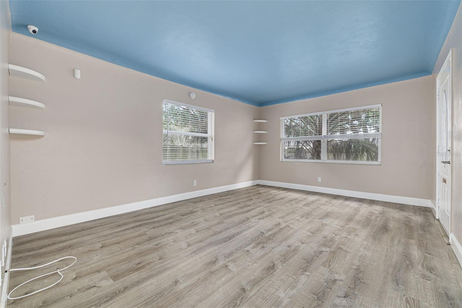 TB8468931 Property Photo