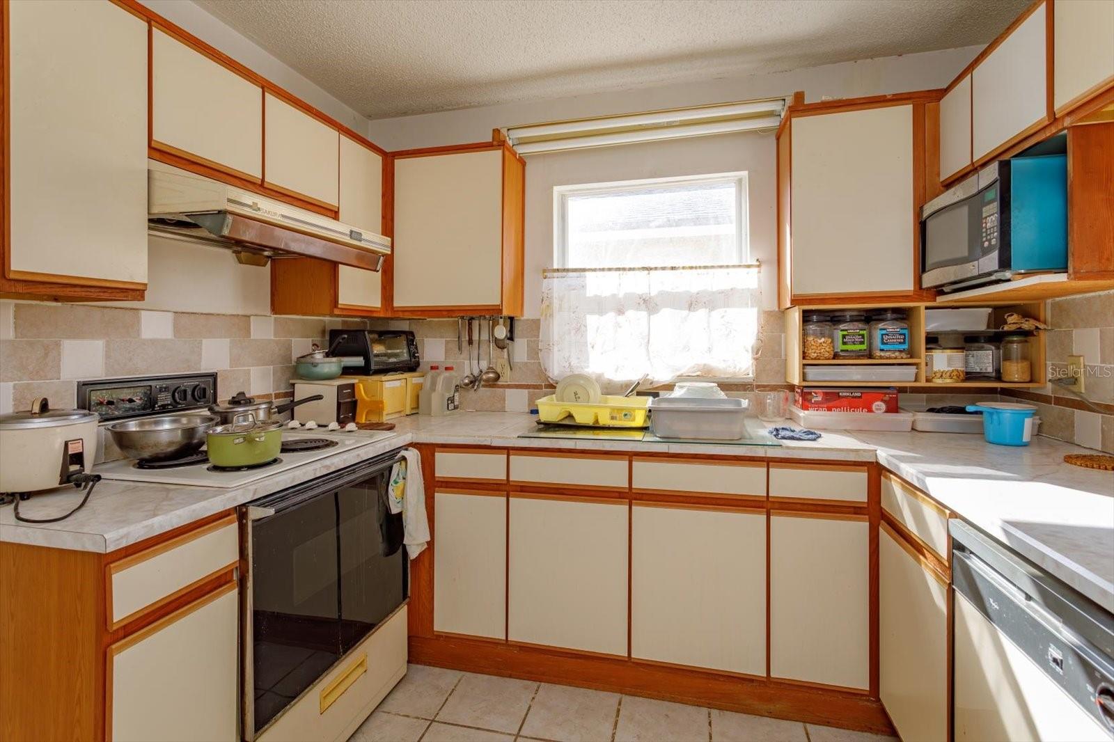 566 WECHSLER CIR, ORLANDO, FL, 32824