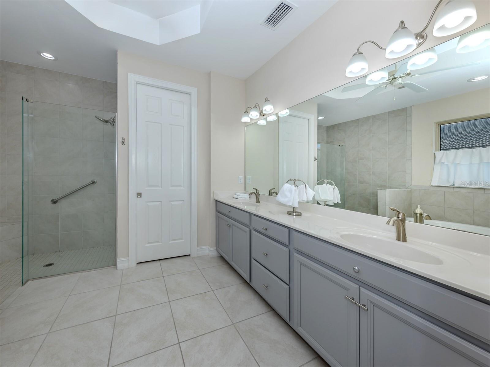 244 MARAVIYA BLVD, NOKOMIS, FL, 34275