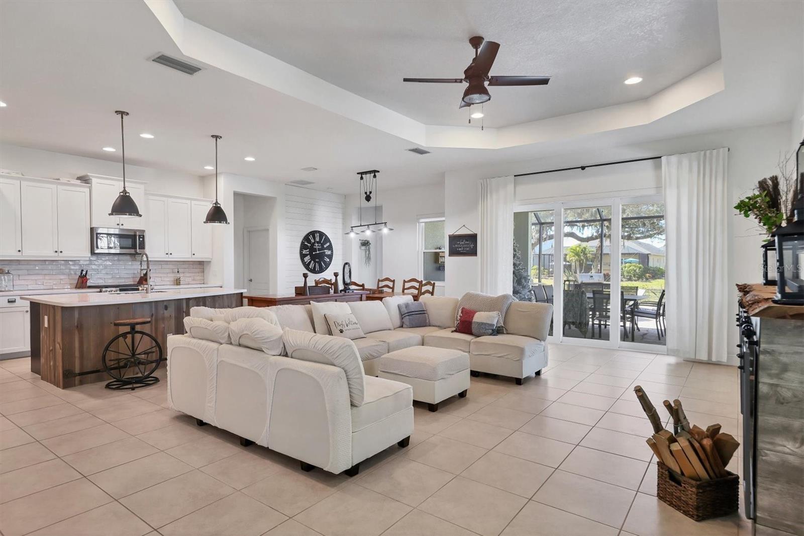 2006 RED LAKE RUN, BRADENTON, FL, 34211