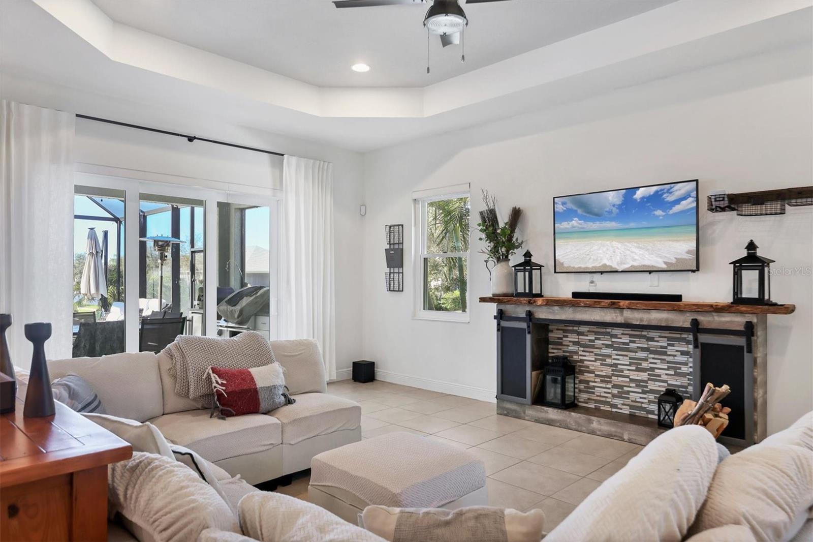 2006 RED LAKE RUN, BRADENTON, FL, 34211