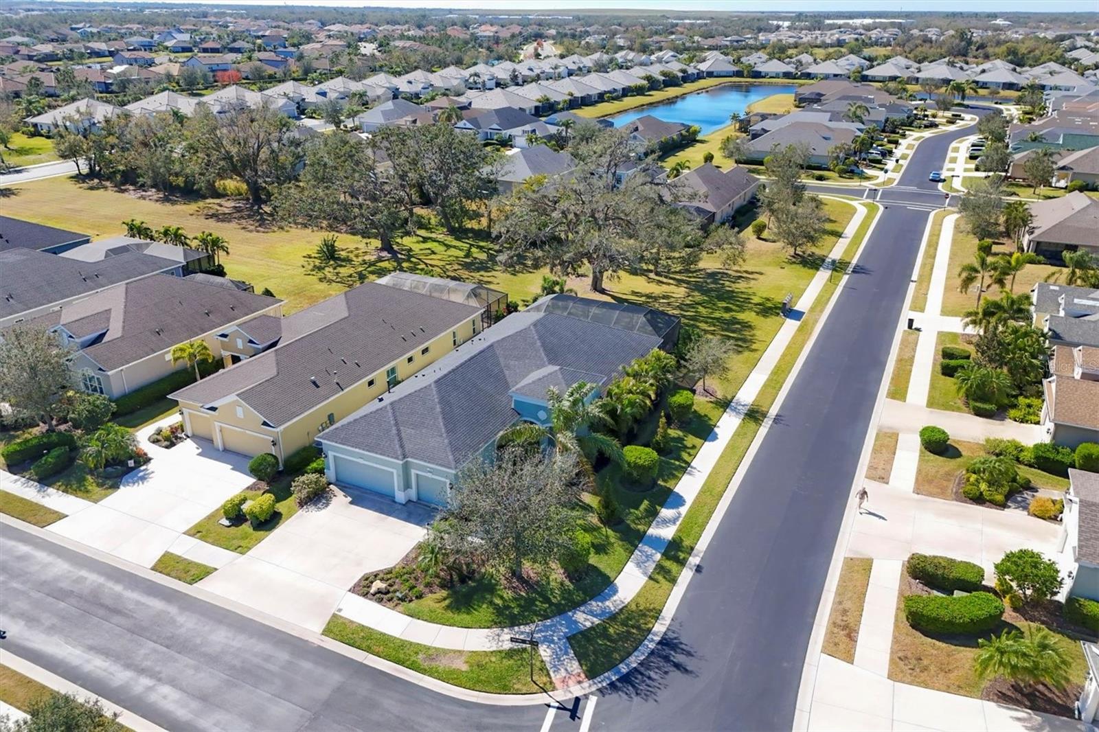 2006 RED LAKE RUN, BRADENTON, FL, 34211