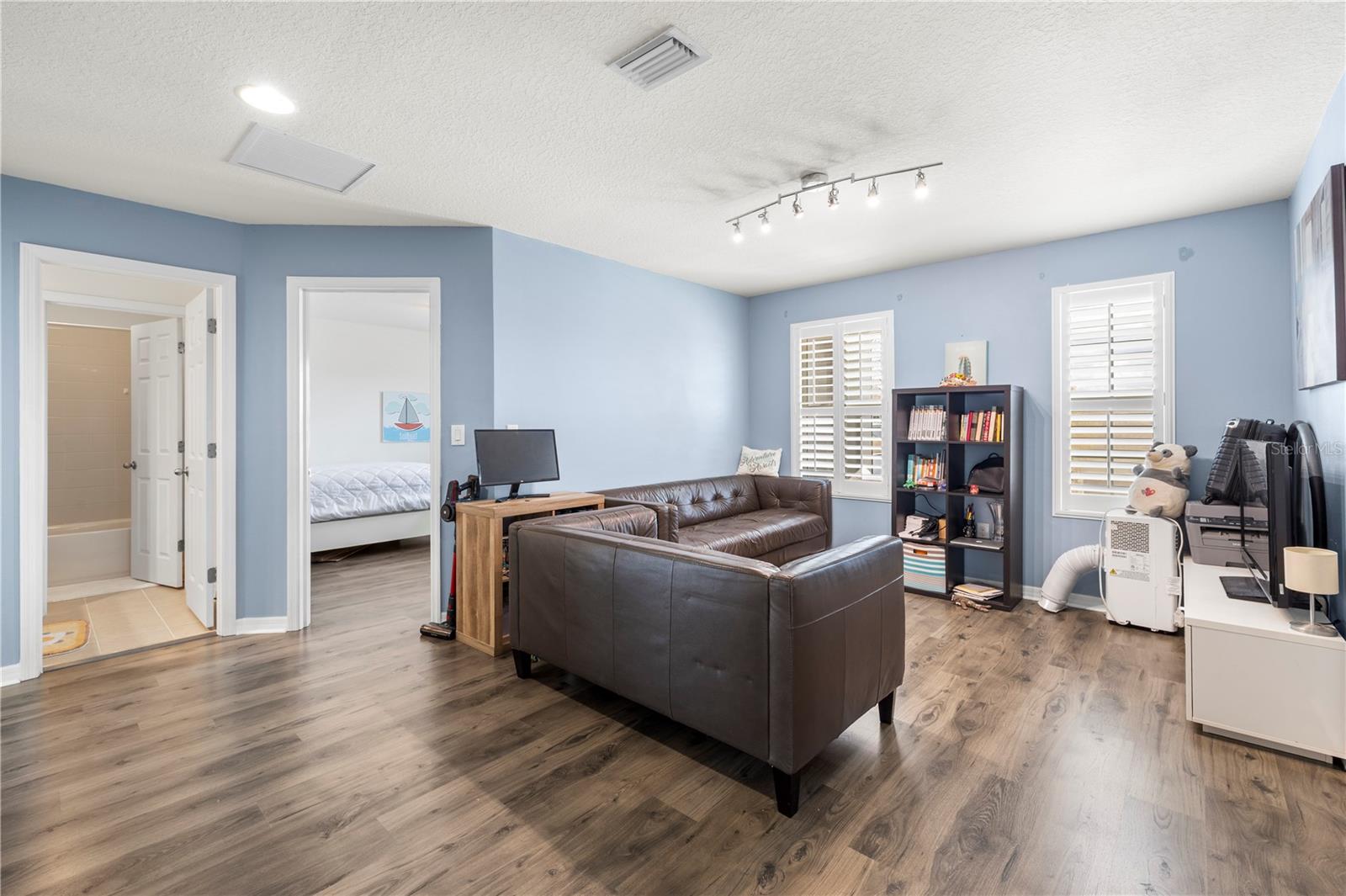 1565 FEATHER GRASS LOOP, LUTZ, FL, 33558