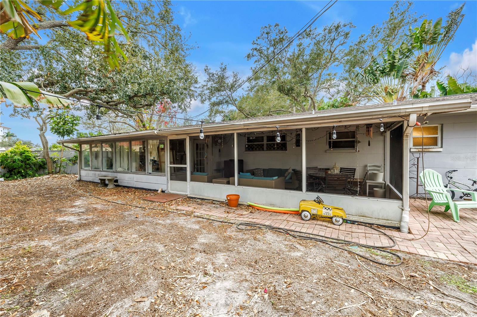 1297 EDEN ISLE BLVD NE, ST PETERSBURG, FL, 33702