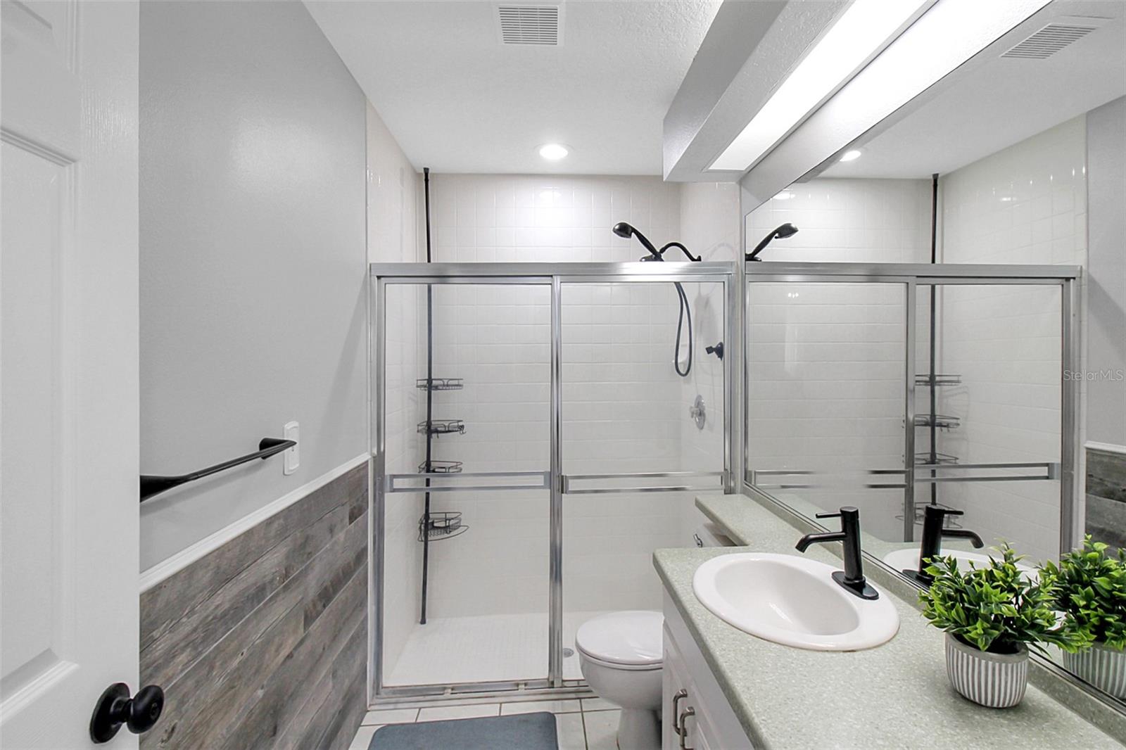 5111 13TH AVENUE DR W, BRADENTON, FL, 34209